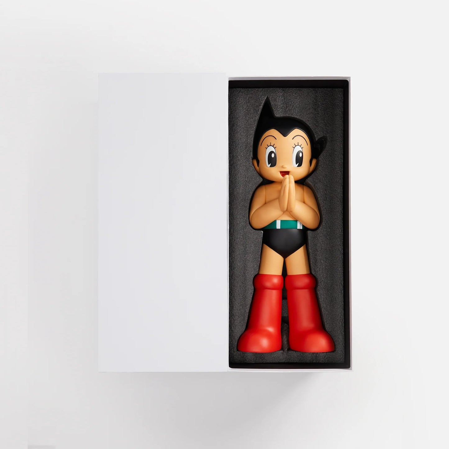 LT30 Astro Boy Greeting (1000%): Limited Edition Toyqube Figurine | Shop